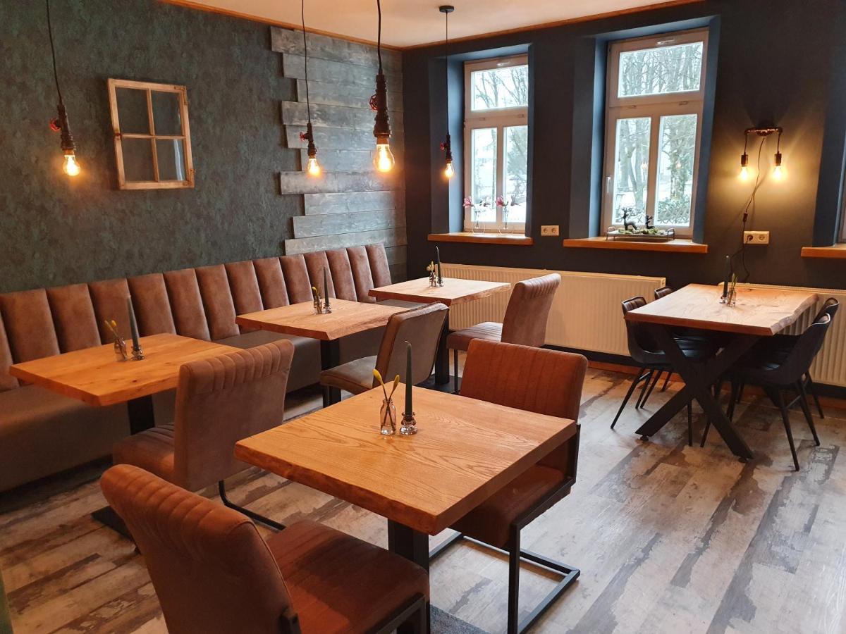 Gehlberg Apartments Und Bistro Zum Glasmacher מראה חיצוני תמונה