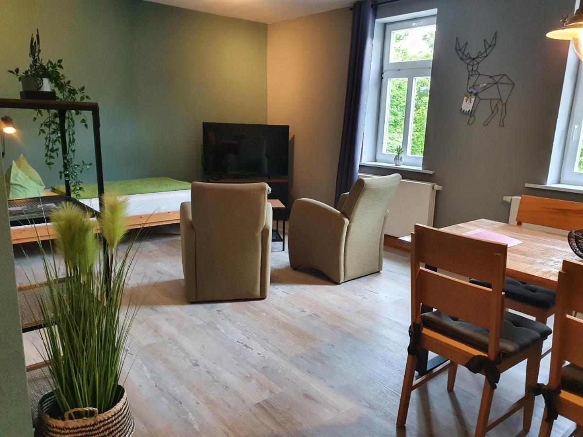 Gehlberg Apartments Und Bistro Zum Glasmacher מראה חיצוני תמונה