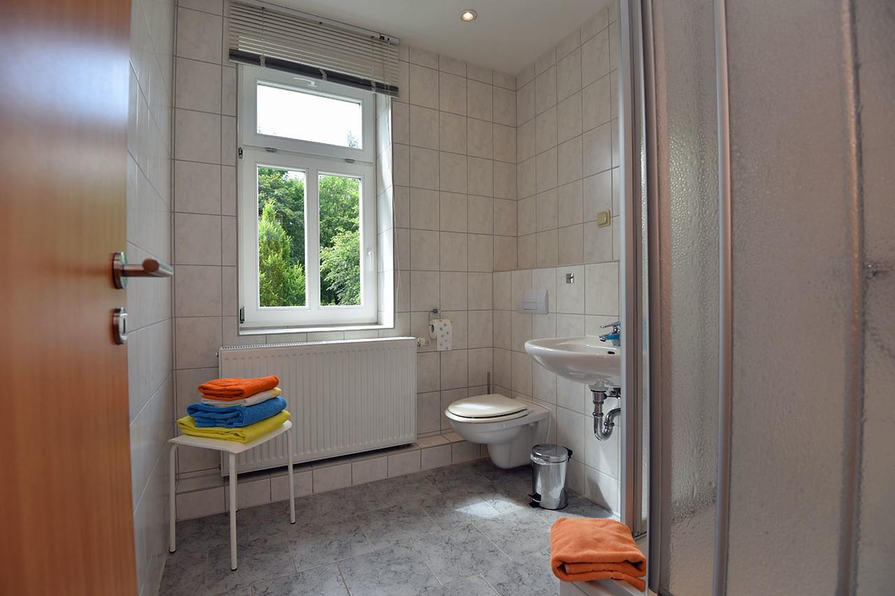 Gehlberg Apartments Und Bistro Zum Glasmacher מראה חיצוני תמונה