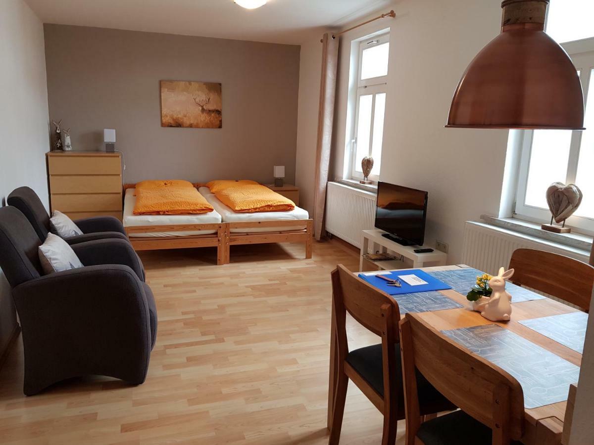 Gehlberg Apartments Und Bistro Zum Glasmacher מראה חיצוני תמונה