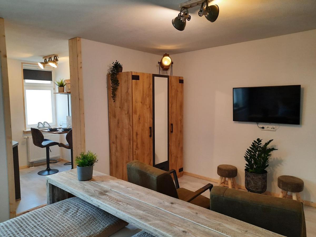 Gehlberg Apartments Und Bistro Zum Glasmacher מראה חיצוני תמונה