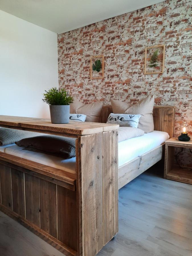 Gehlberg Apartments Und Bistro Zum Glasmacher מראה חיצוני תמונה