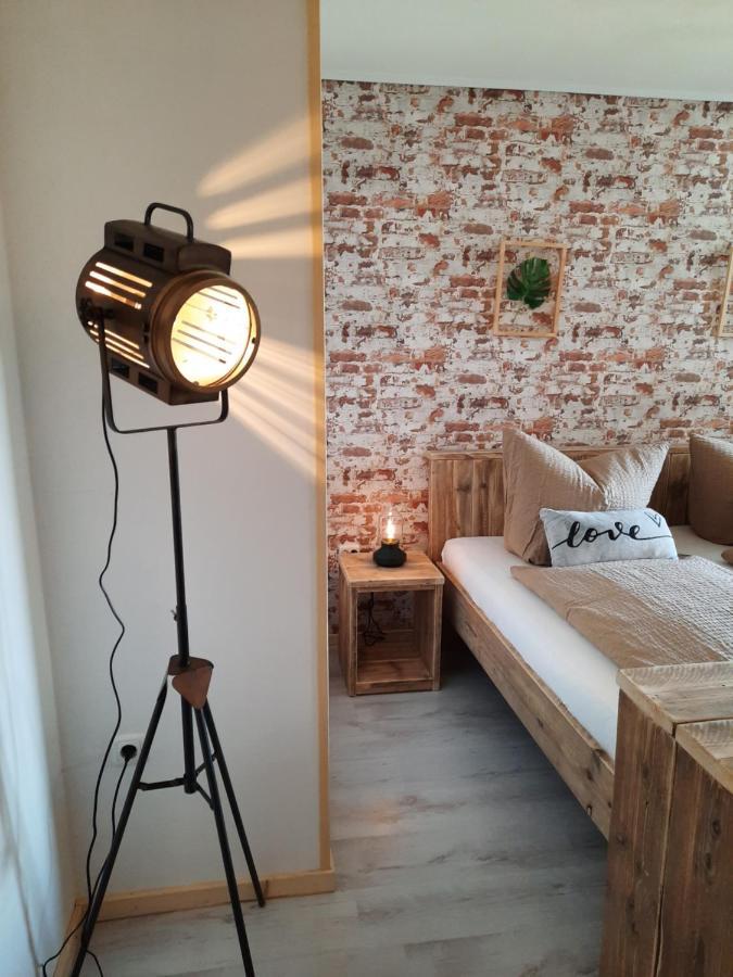 Gehlberg Apartments Und Bistro Zum Glasmacher מראה חיצוני תמונה