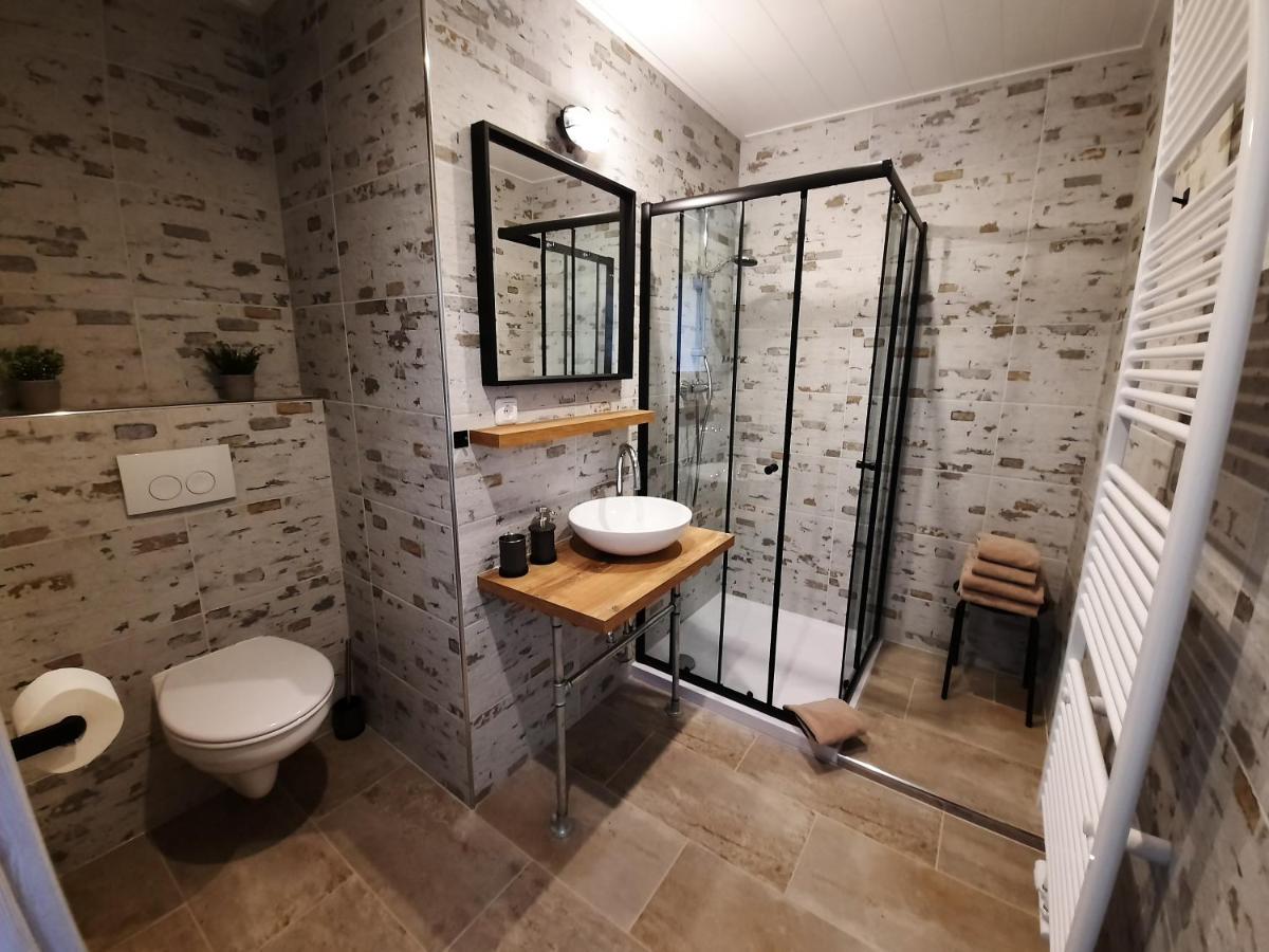 Gehlberg Apartments Und Bistro Zum Glasmacher מראה חיצוני תמונה