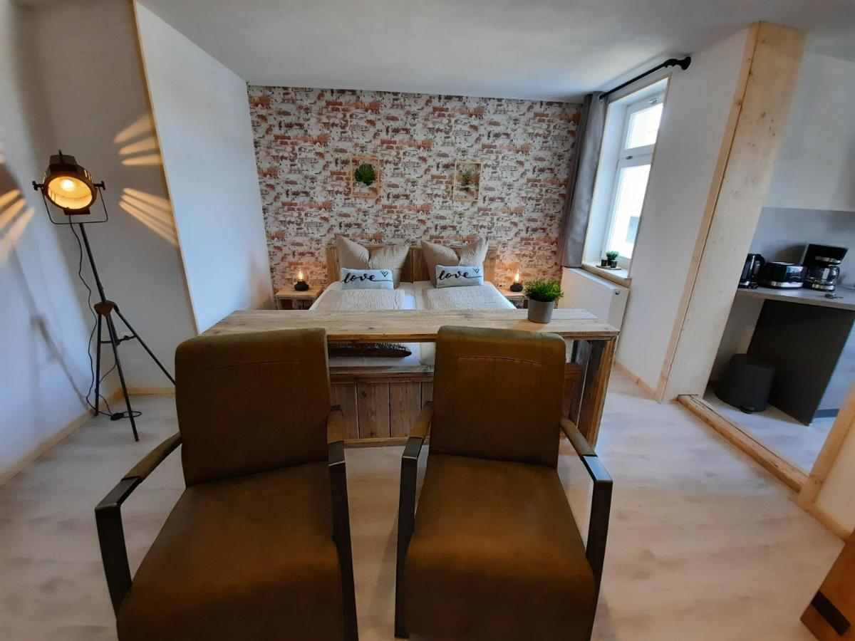Gehlberg Apartments Und Bistro Zum Glasmacher מראה חיצוני תמונה